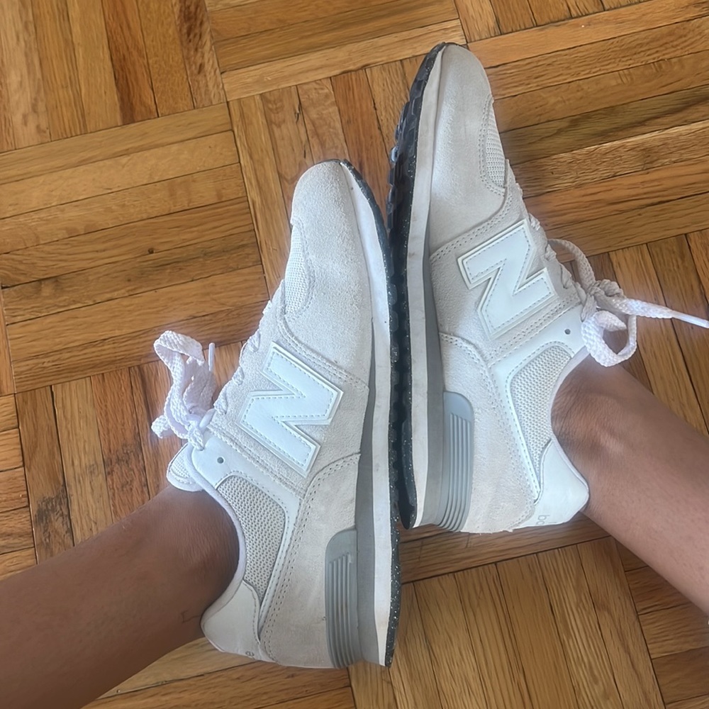NWT New Balance 574 White/Grey Sneakers | Casual Walking/Running Shoes 👟 - Picture 2 of 10